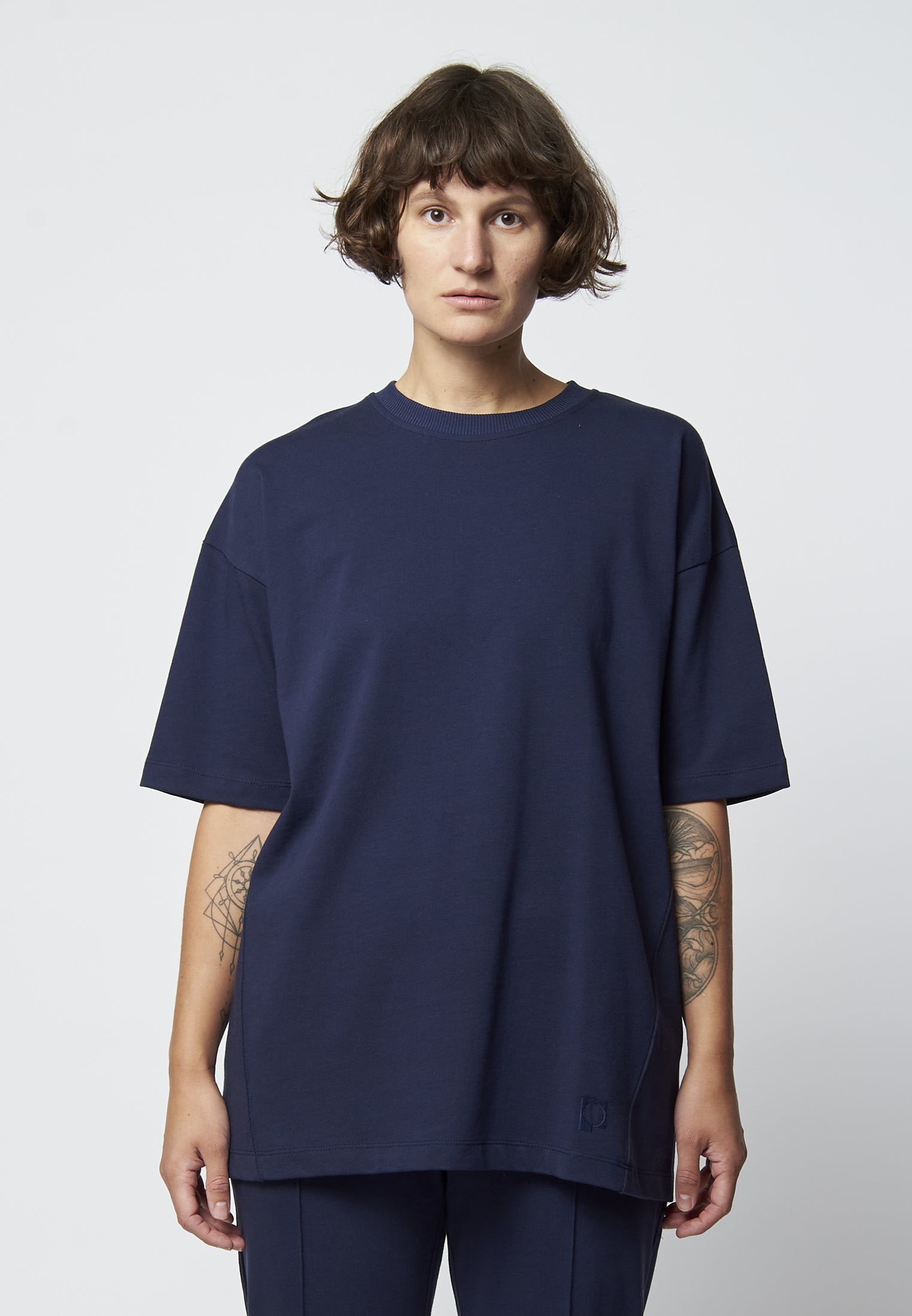 Navy Blaues Männer und Frauen Oversized T-Shirt aus 100% Bio Baumwolle –  AFORA WORLD